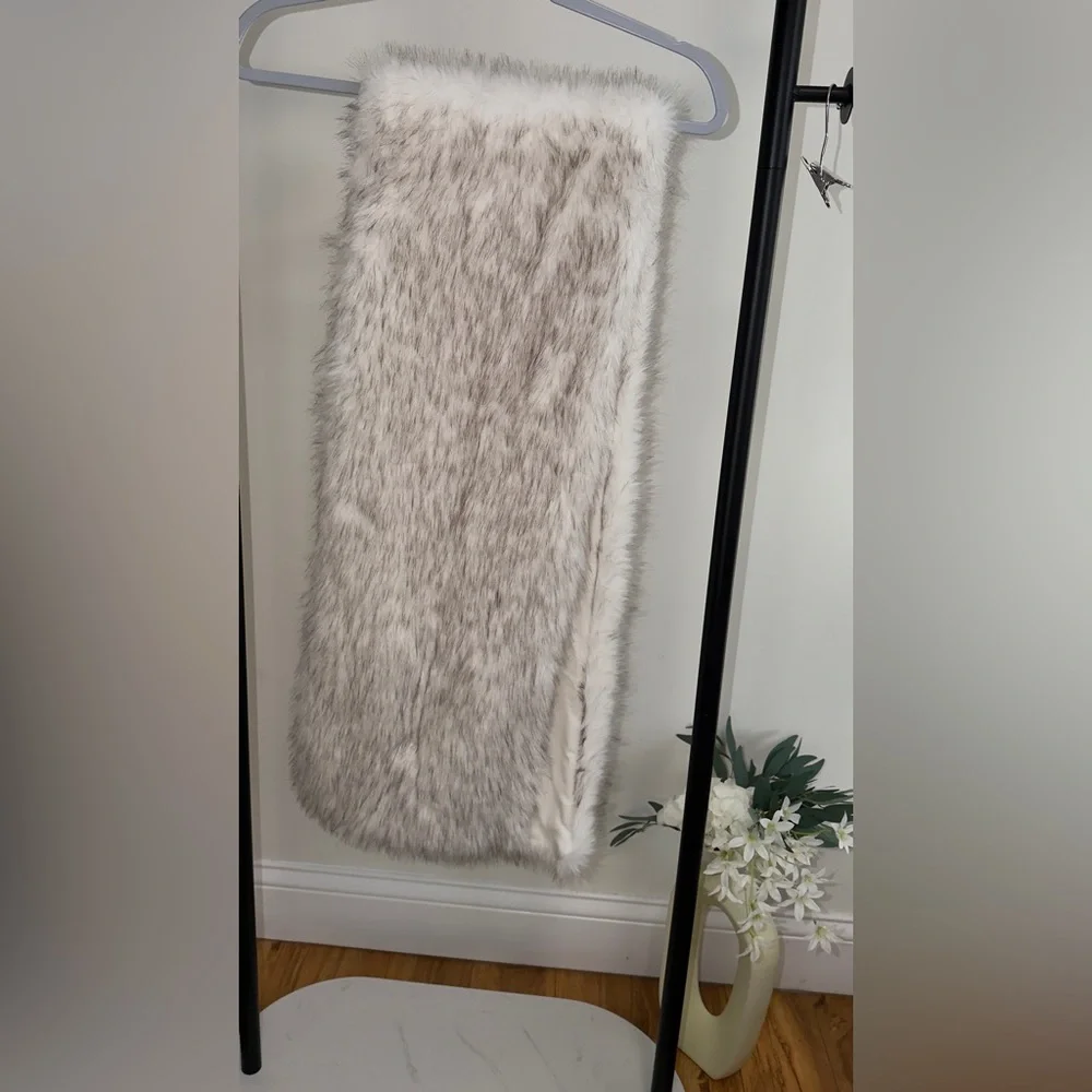 Luxurious Ivory Gray Faux Fur Vest Wrap Plush Cozy Layering Piece | OS | NWOT